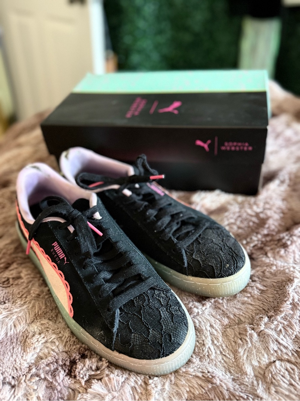 Puma x Sophia Webster Women's Black Lace Low-Top Sneakers with Pink Trim